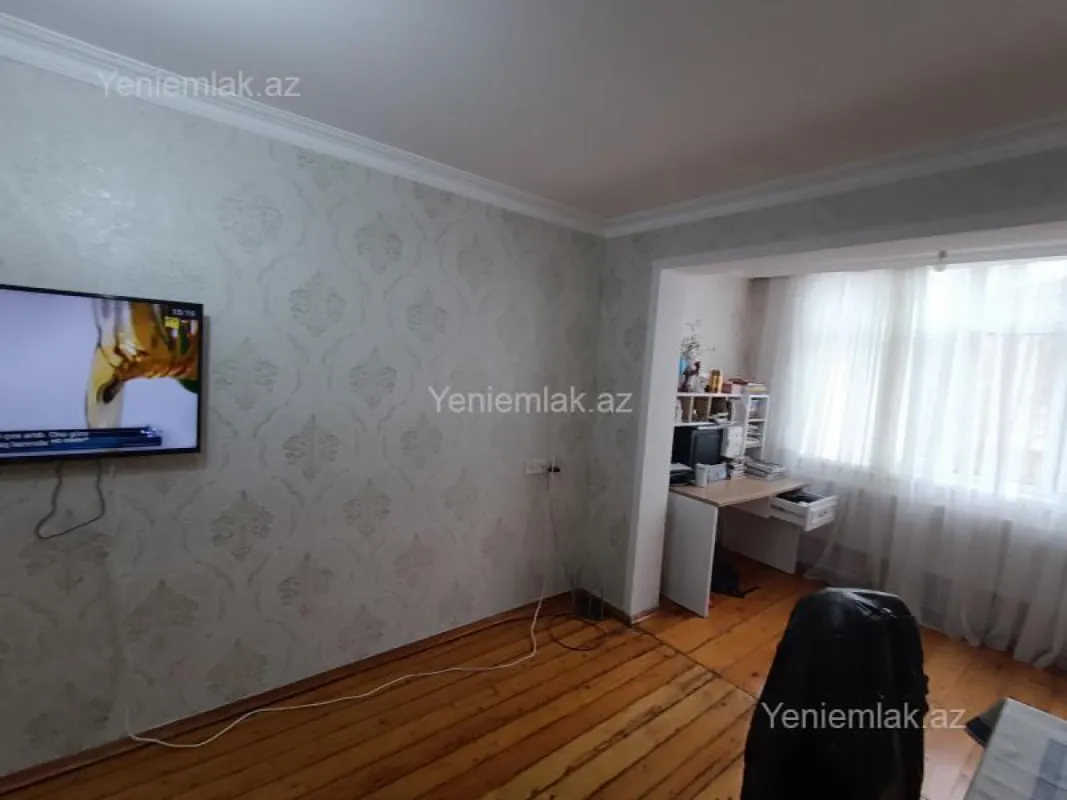 Satılır 3 otaqlı köhnə tikili 80 m²