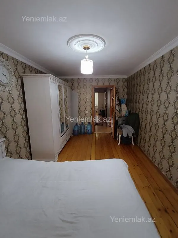 Satılır 3 otaqlı köhnə tikili 80 m²