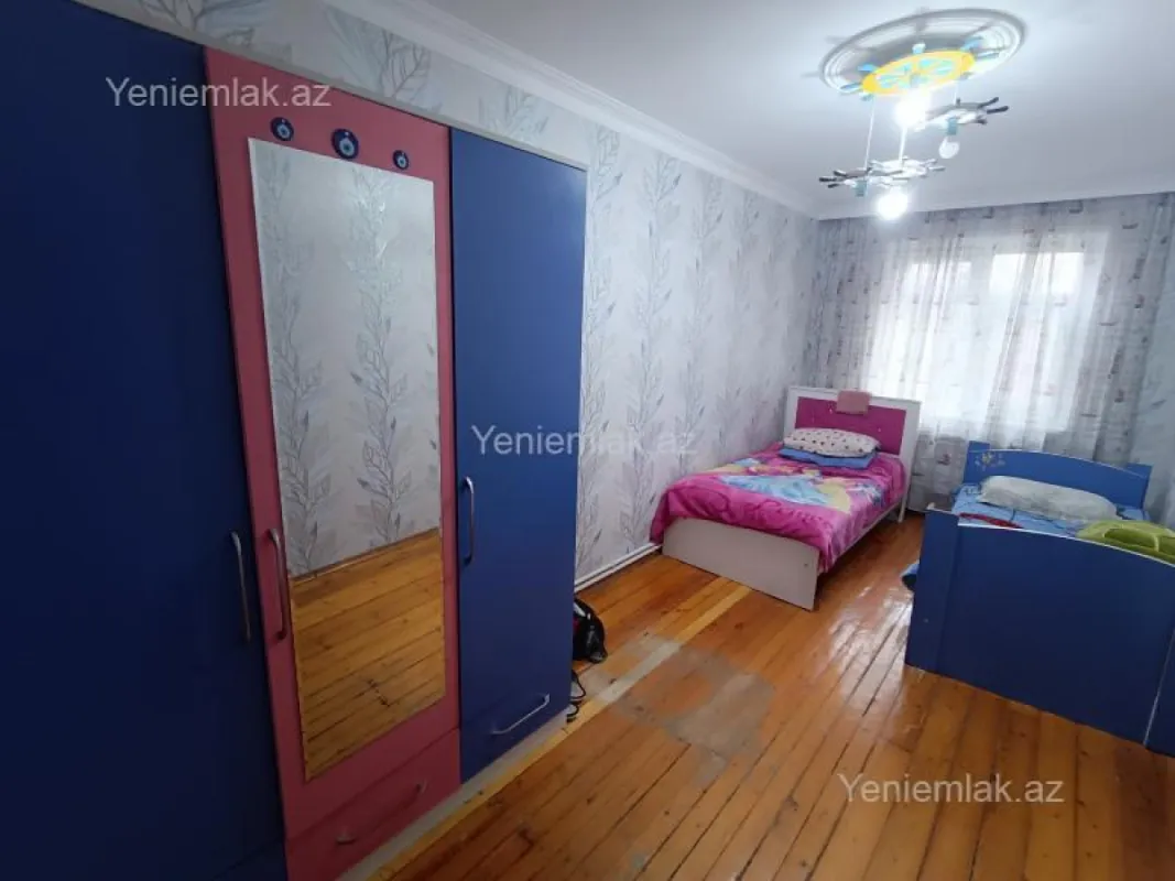 Satılır 3 otaqlı köhnə tikili 80 m²