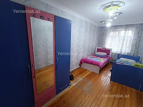 Satılır 3 otaqlı köhnə tikili 80 m²