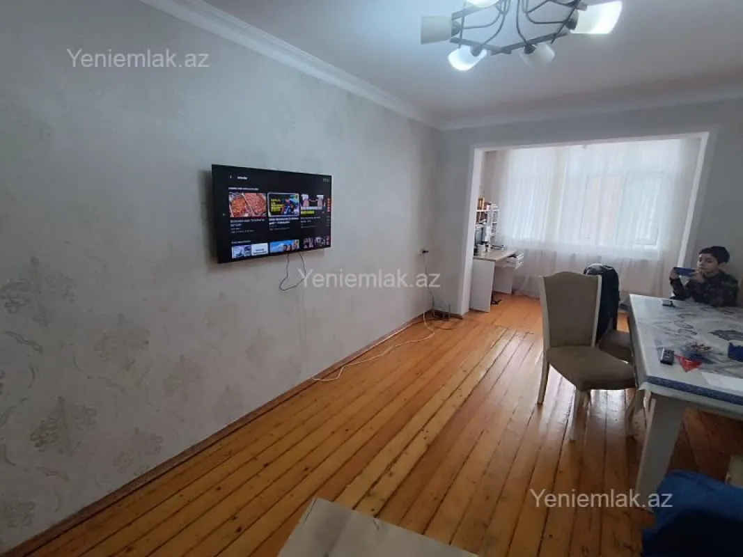 Satılır 3 otaqlı köhnə tikili 80 m²