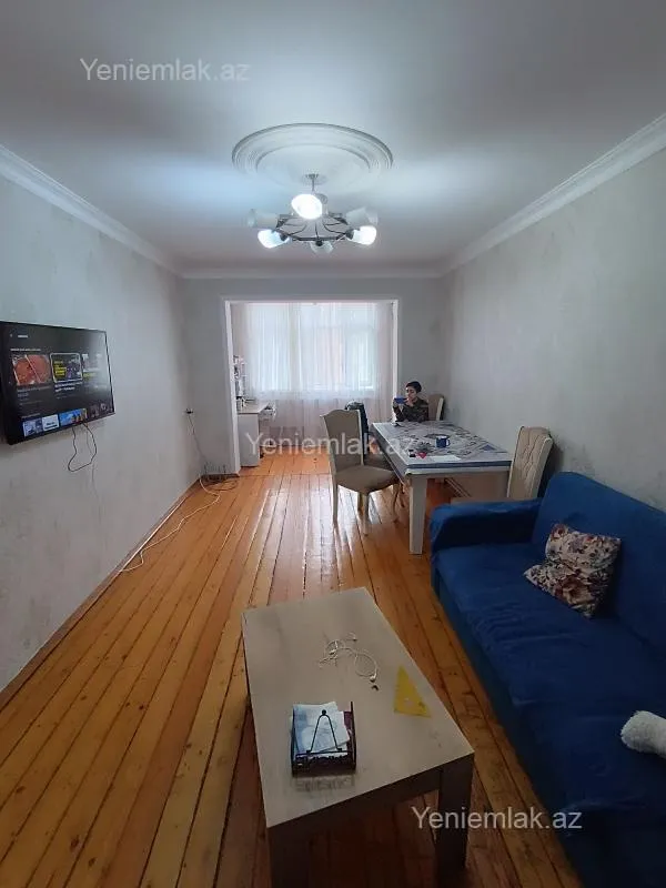 Satılır 3 otaqlı köhnə tikili 80 m²