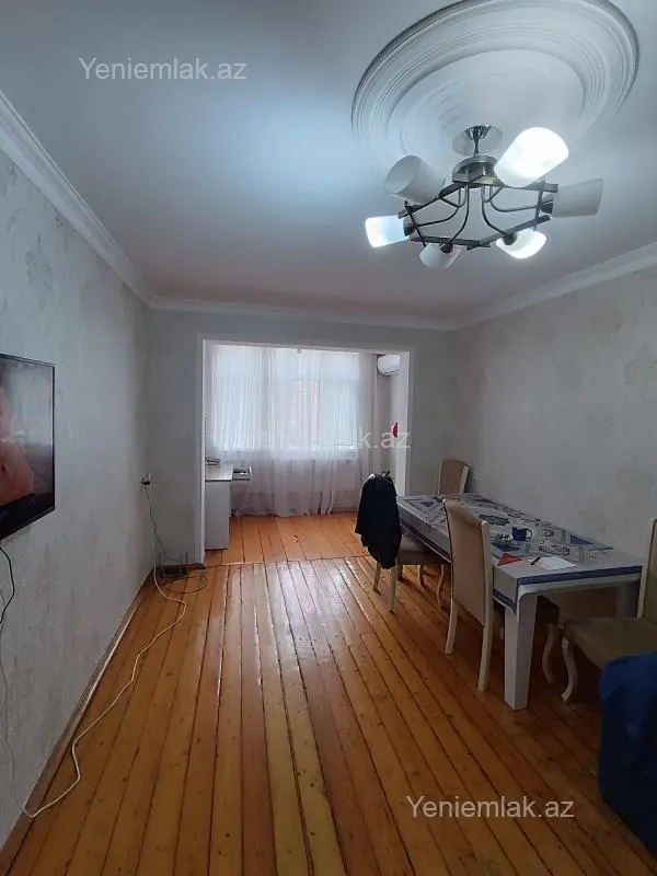 Satılır 3 otaqlı köhnə tikili 80 m²