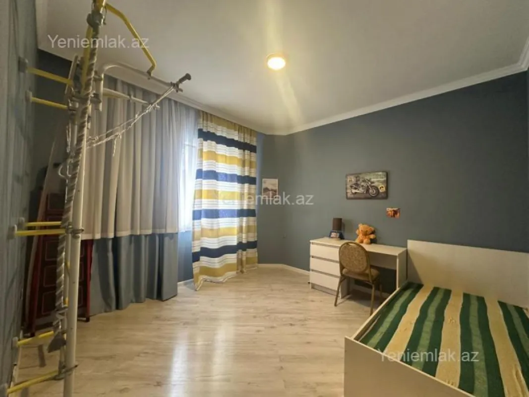Satılır 13 otaqlı həyət evi 500 m²