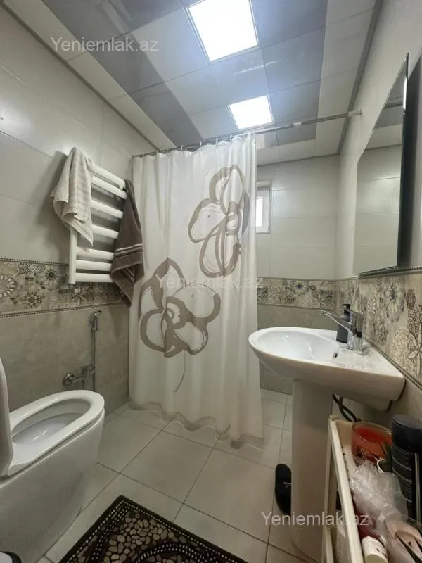 Satılır 13 otaqlı həyət evi 500 m²