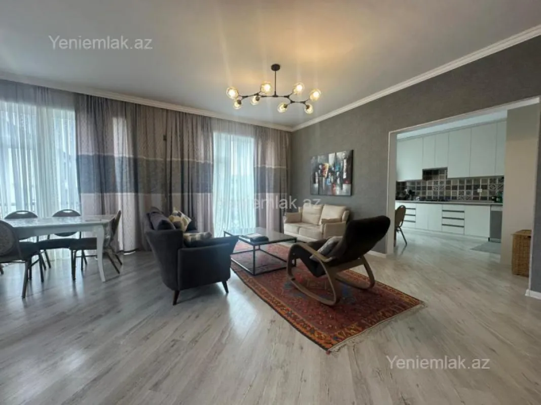 Satılır 13 otaqlı həyət evi 500 m²