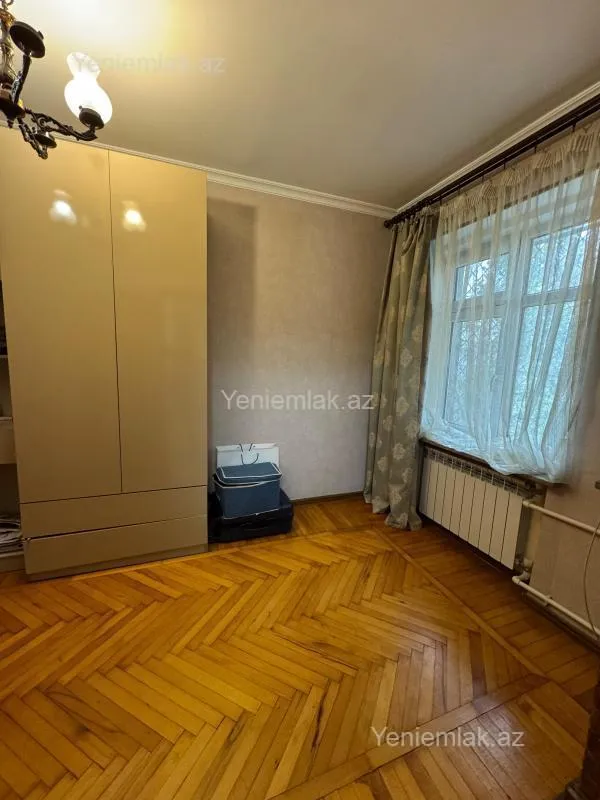 Satılır 3 otaqlı köhnə tikili 78 m²