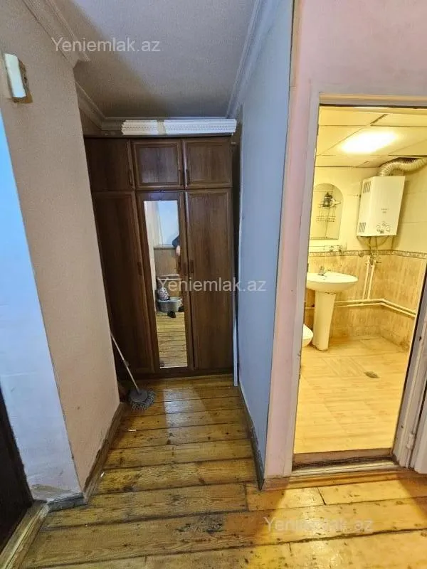 Satılır 1 otaqlı köhnə tikili 35 m²