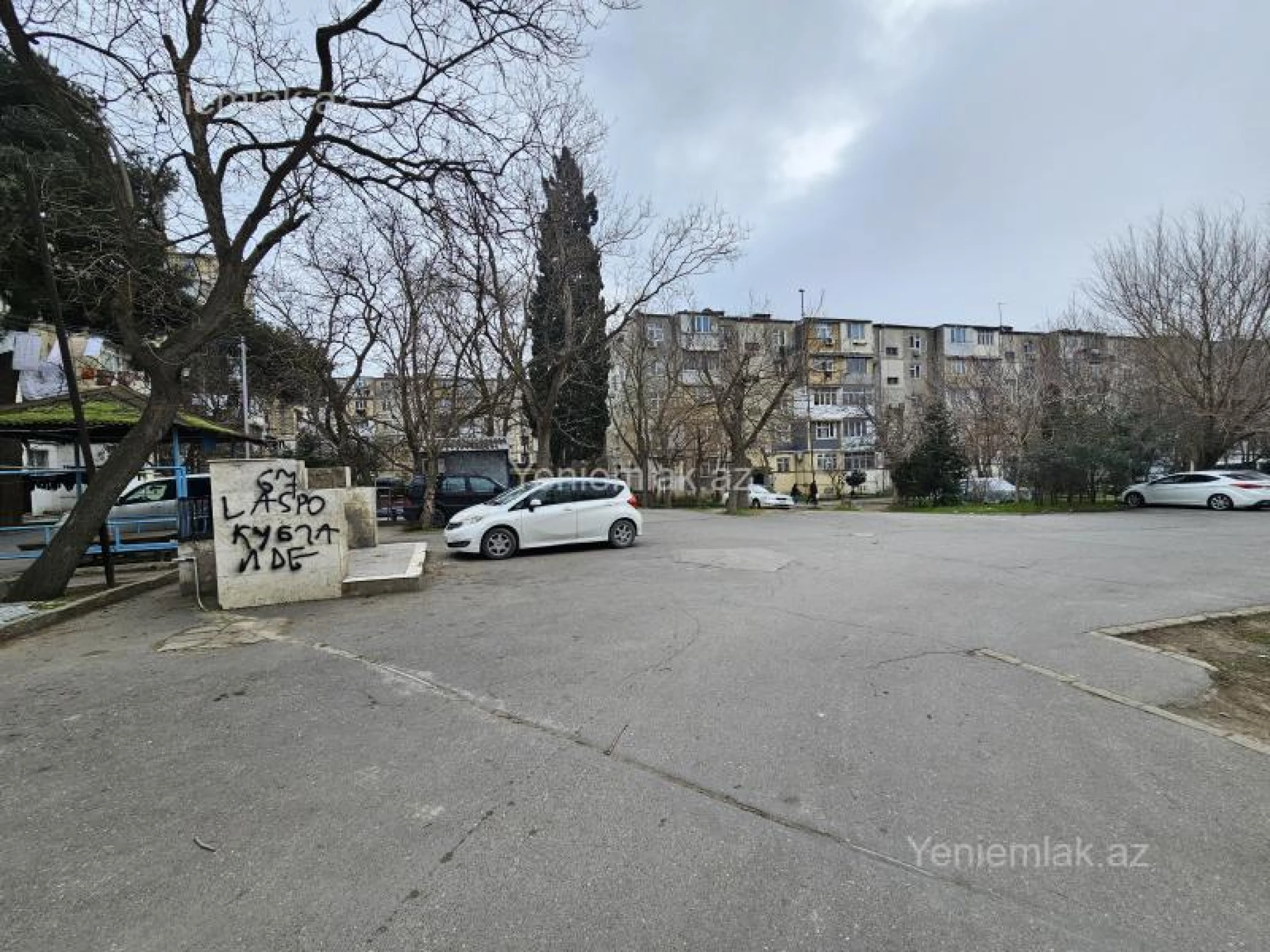 Satılır 1 otaqlı köhnə tikili 35 m²