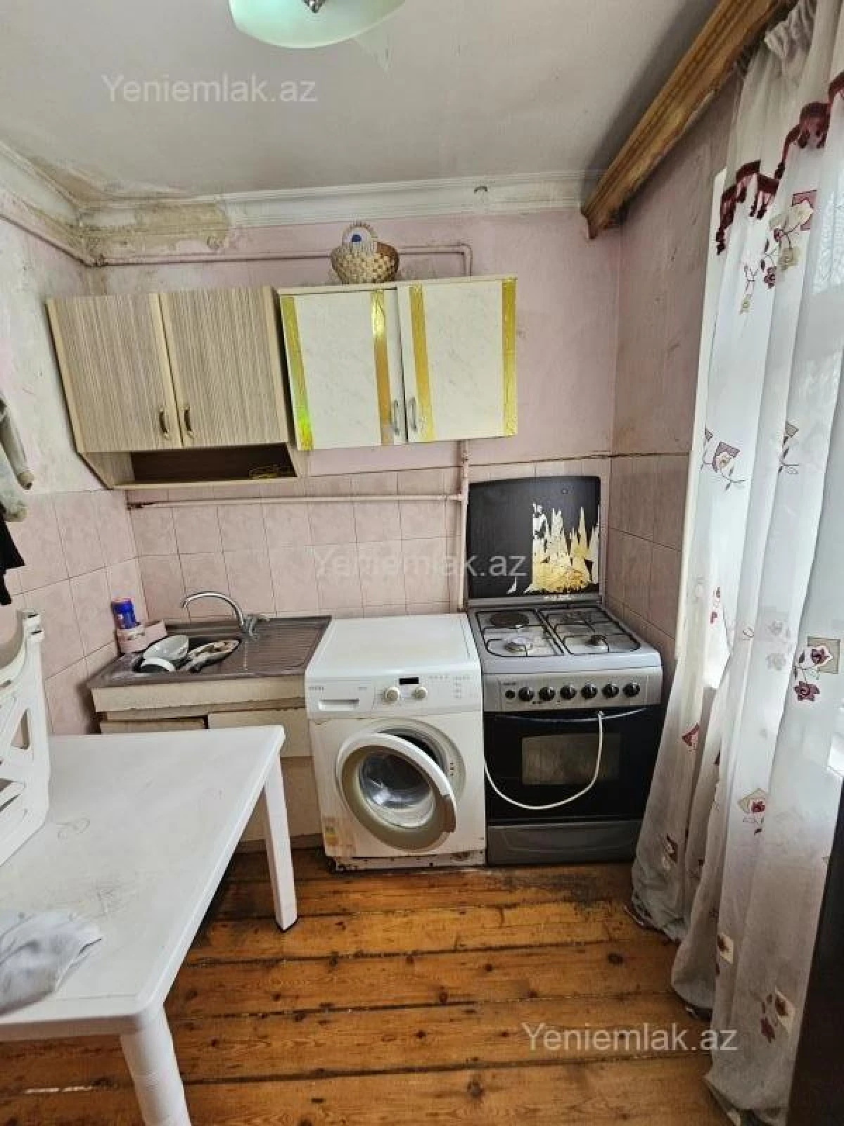 Satılır 1 otaqlı köhnə tikili 35 m²