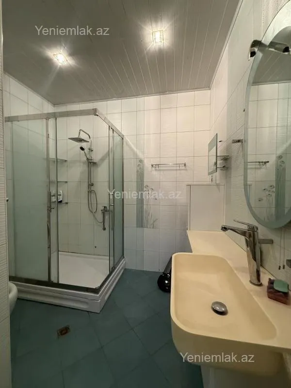 Satılır 4 otaqlı yeni tikili 180 m²