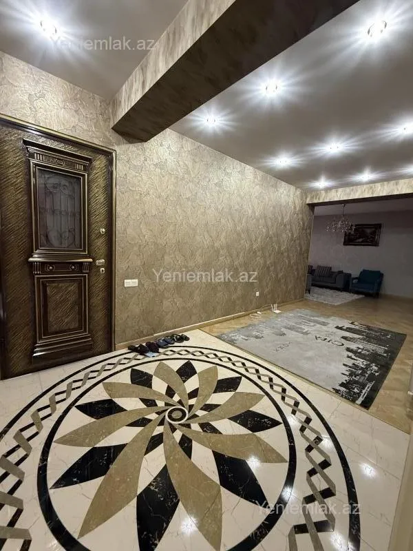 Satılır 4 otaqlı yeni tikili 180 m²