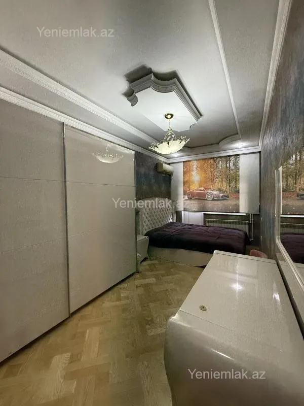 Satılır 4 otaqlı yeni tikili 180 m²