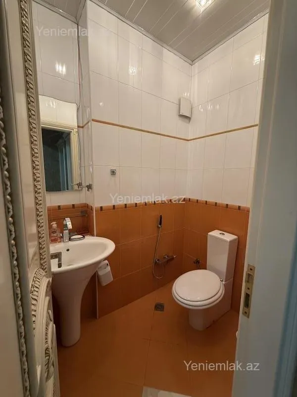 Satılır 4 otaqlı yeni tikili 180 m²
