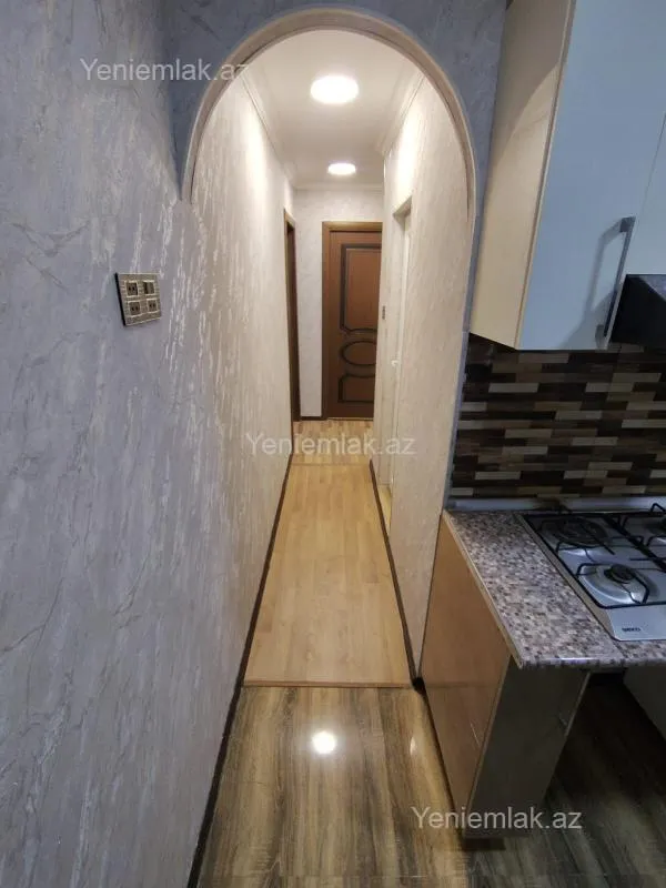 Satılır 3 otaqlı köhnə tikili 70 m²