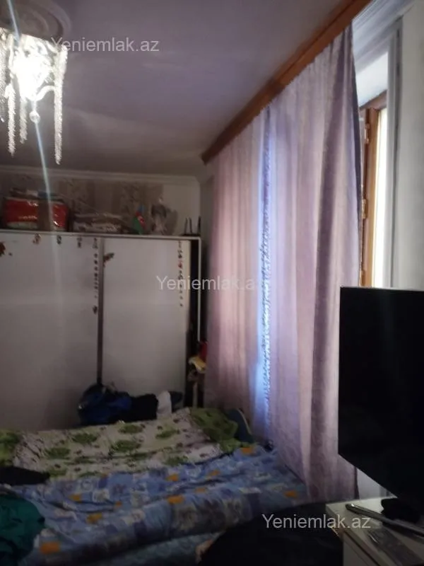 Satılır 1 otaqlı köhnə tikili 36 m²