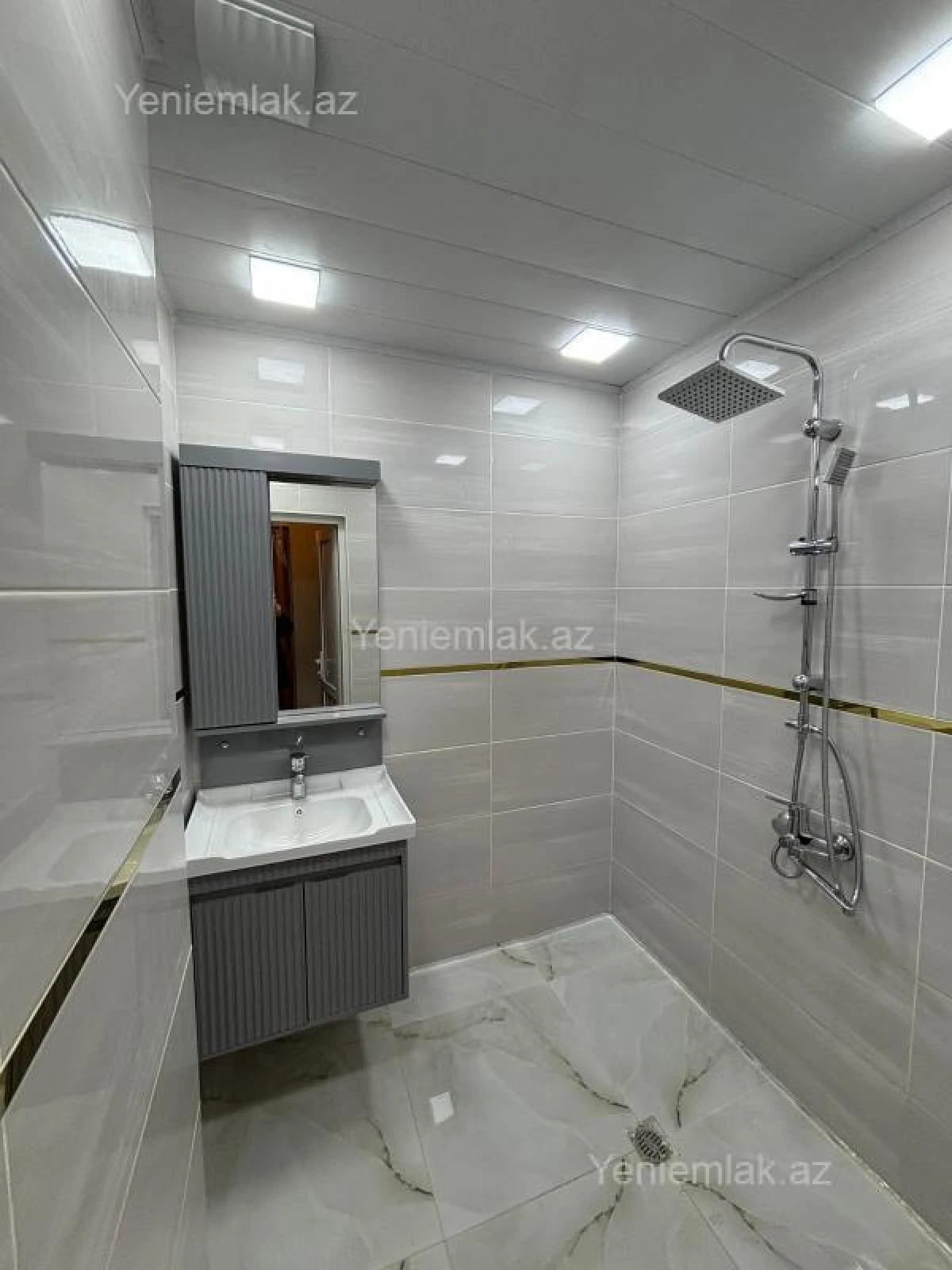 Satılır 2 otaqlı yeni tikili 60 m²