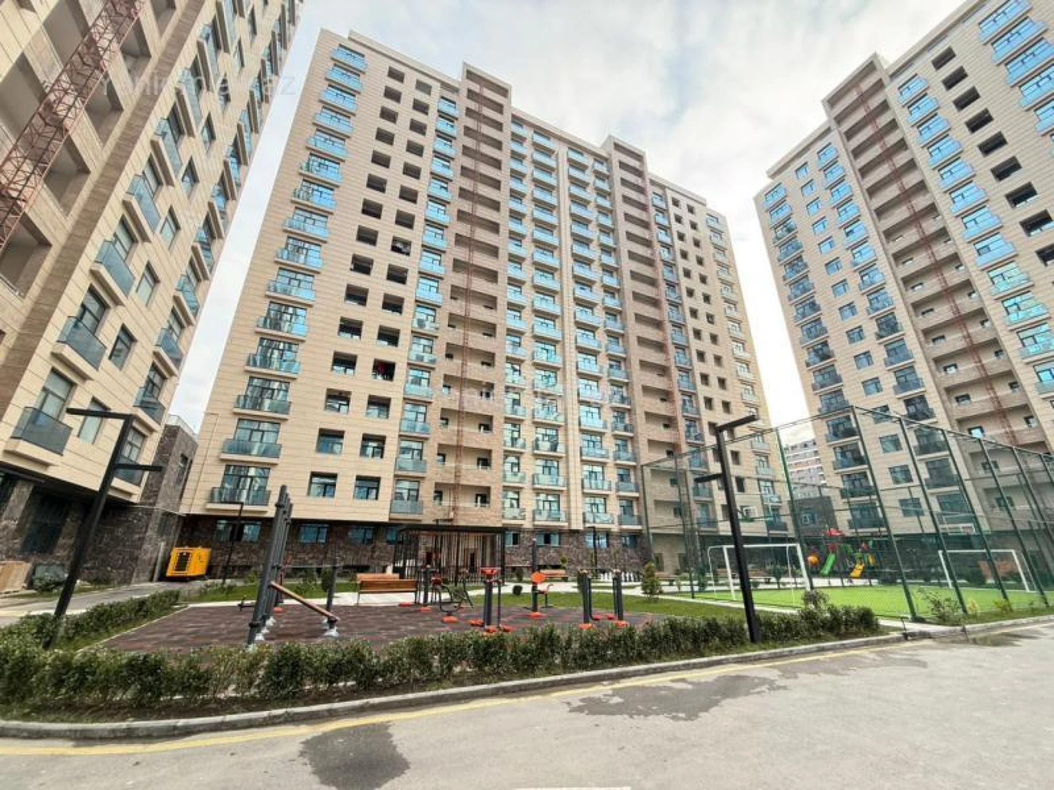 Satılır 2 otaqlı yeni tikili 92 m²
