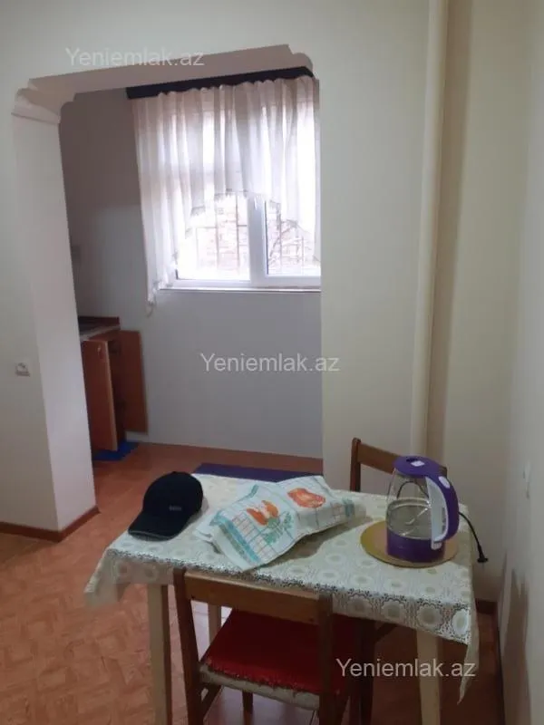 Satılır 2 otaqlı köhnə tikili 60 m²