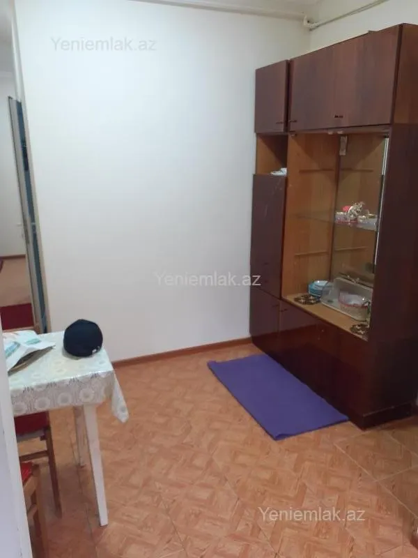 Satılır 2 otaqlı köhnə tikili 60 m²