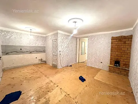 Satılır 2 otaqlı köhnə tikili 42 m²