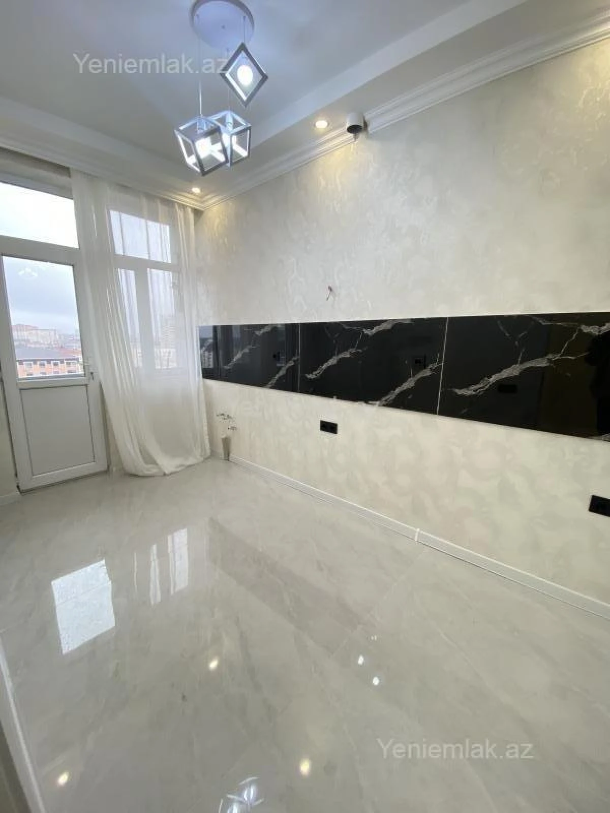 Satılır 3 otaqlı yeni tikili 80 m²