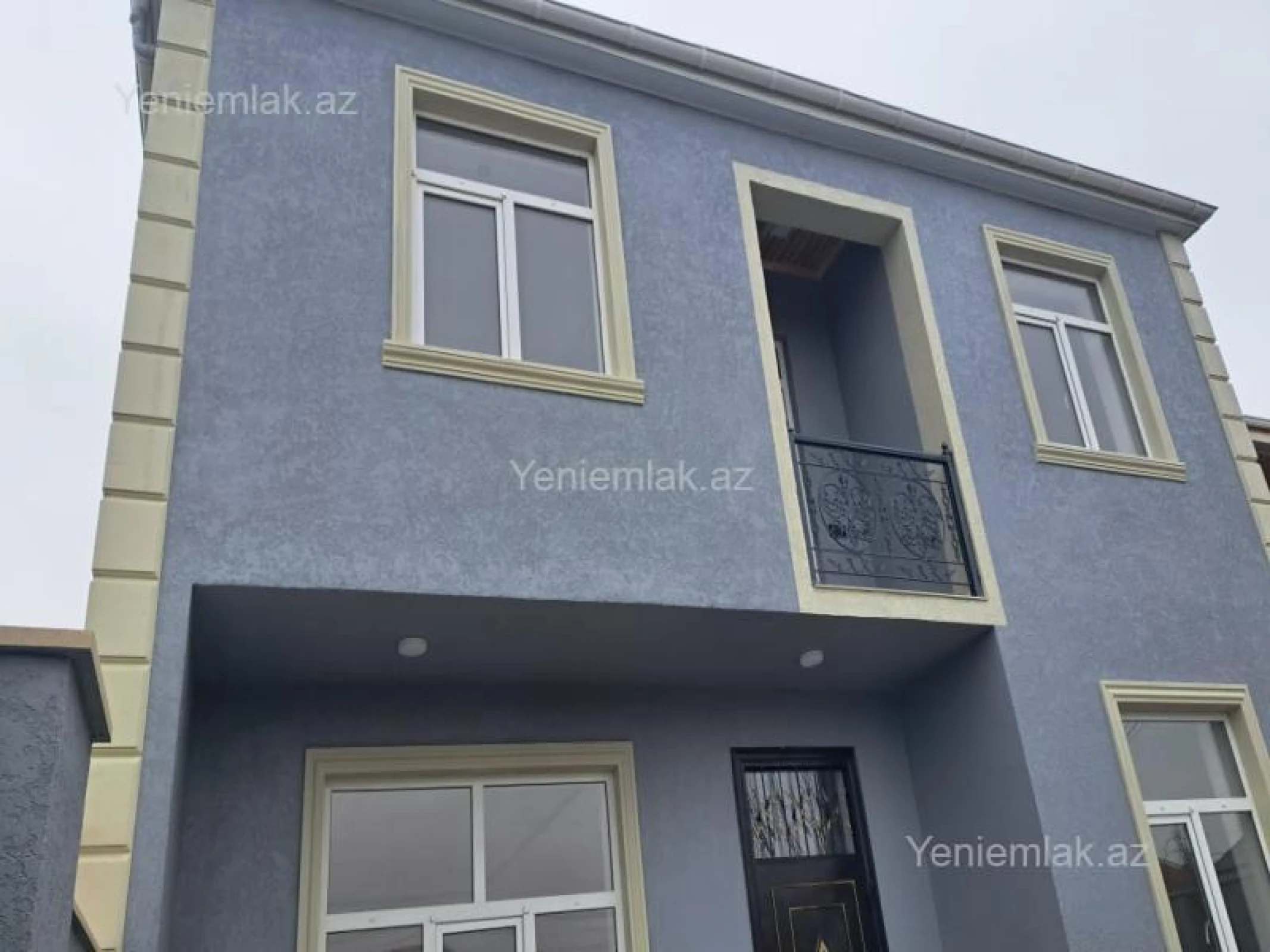 Satılır 4 otaqlı həyət evi 140 m²