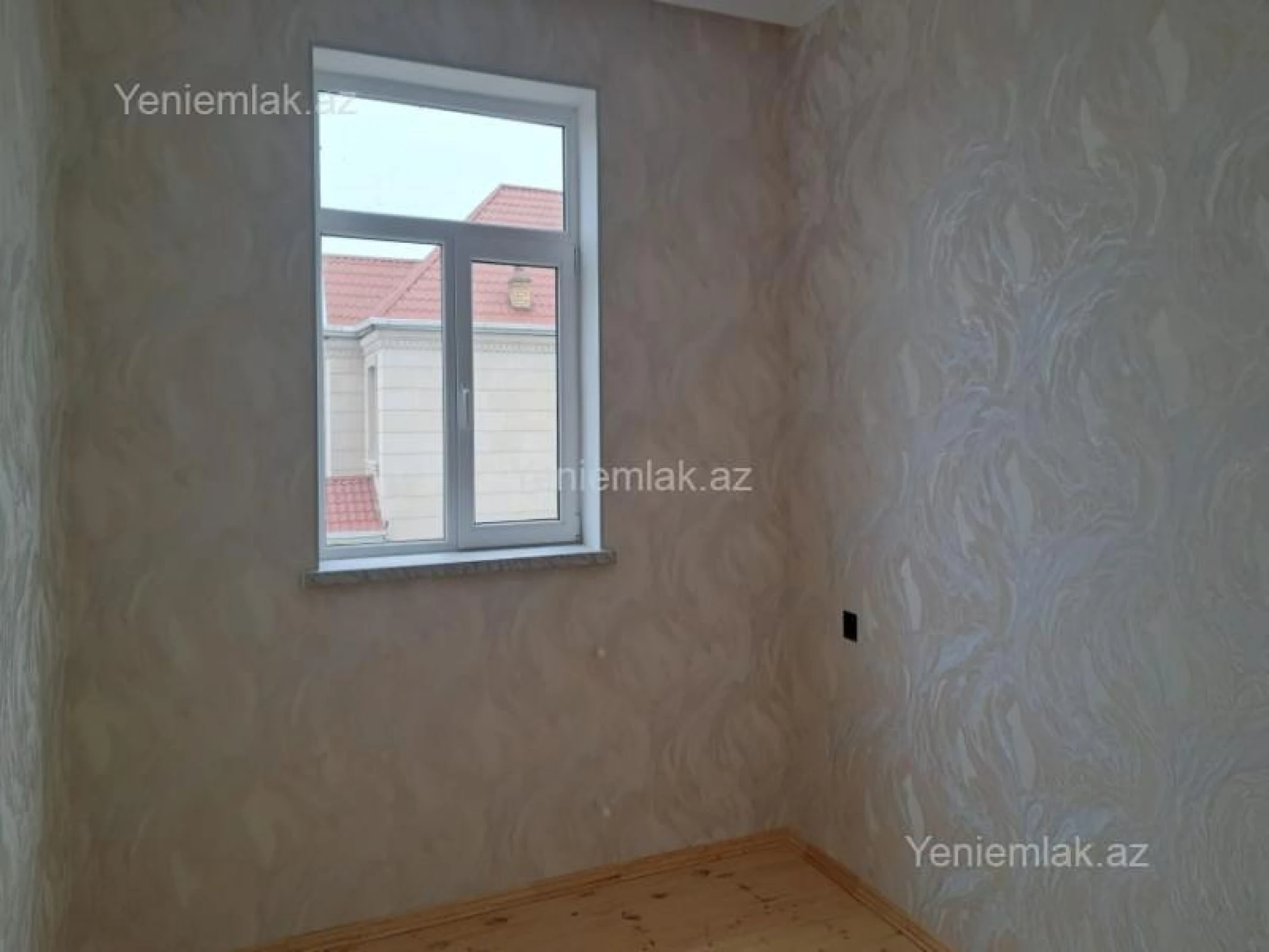 Satılır 4 otaqlı həyət evi 140 m²