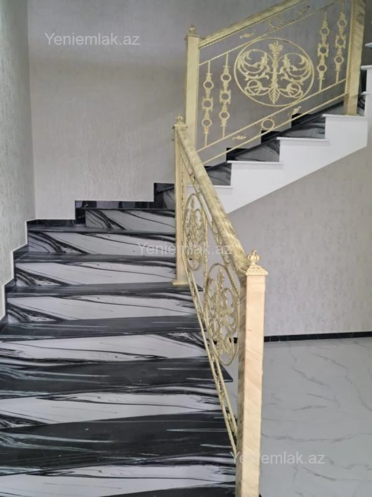 Satılır 4 otaqlı həyət evi 140 m²
