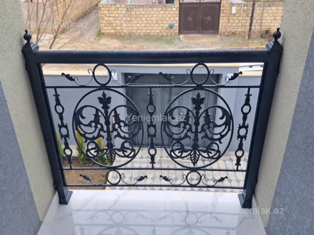 Satılır 4 otaqlı həyət evi 140 m²