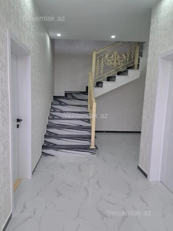 Satılır 4 otaqlı həyət evi 140 m²