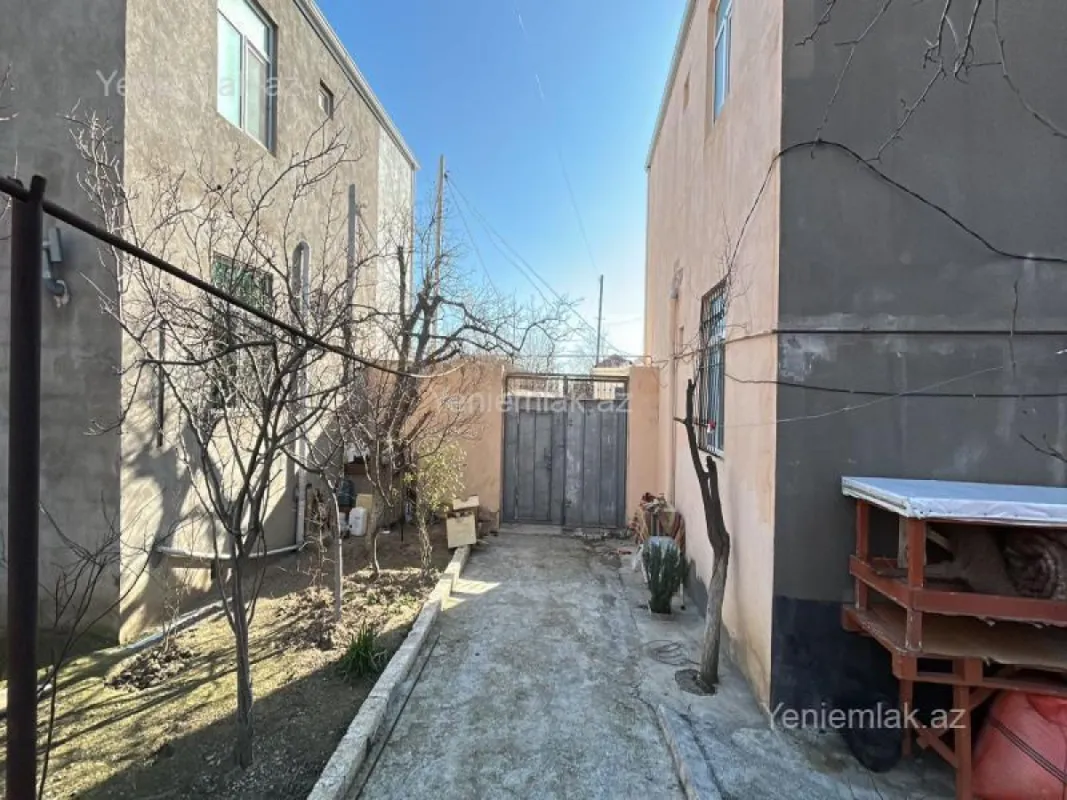 Satılır 4 otaqlı həyət evi 120 m²