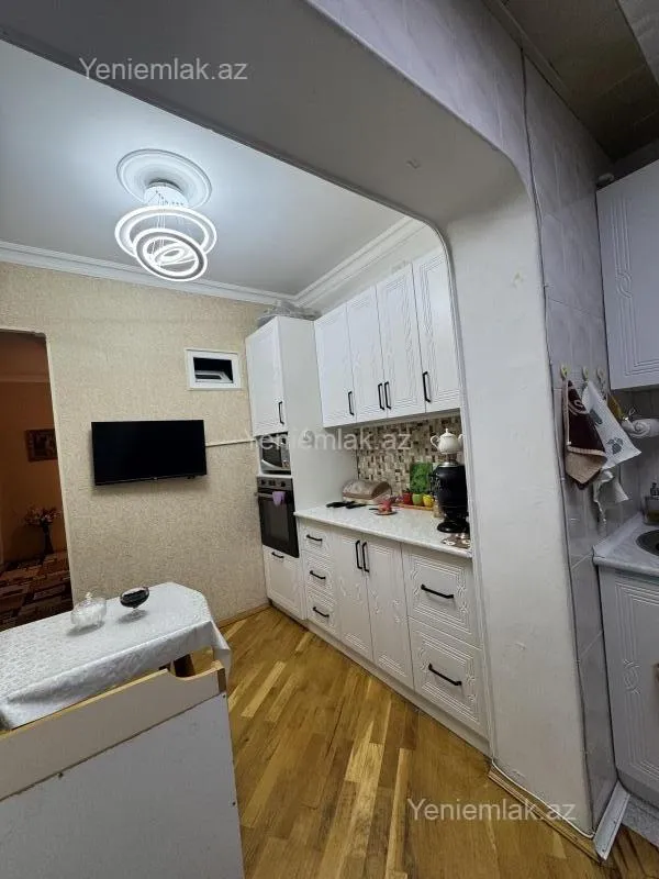 Satılır 3 otaqlı köhnə tikili 85 m²