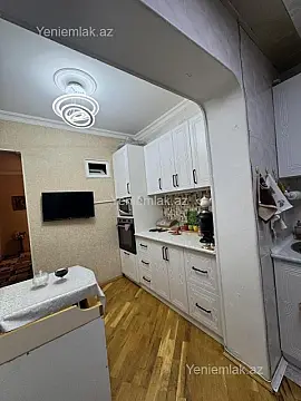 Satılır 3 otaqlı köhnə tikili 85 m²