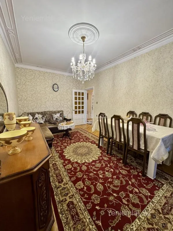 Satılır 3 otaqlı köhnə tikili 85 m²