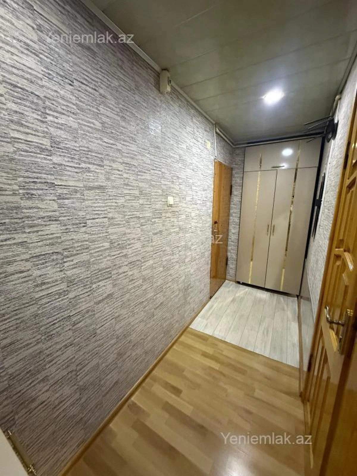 Satılır 2 otaqlı köhnə tikili 50 m²