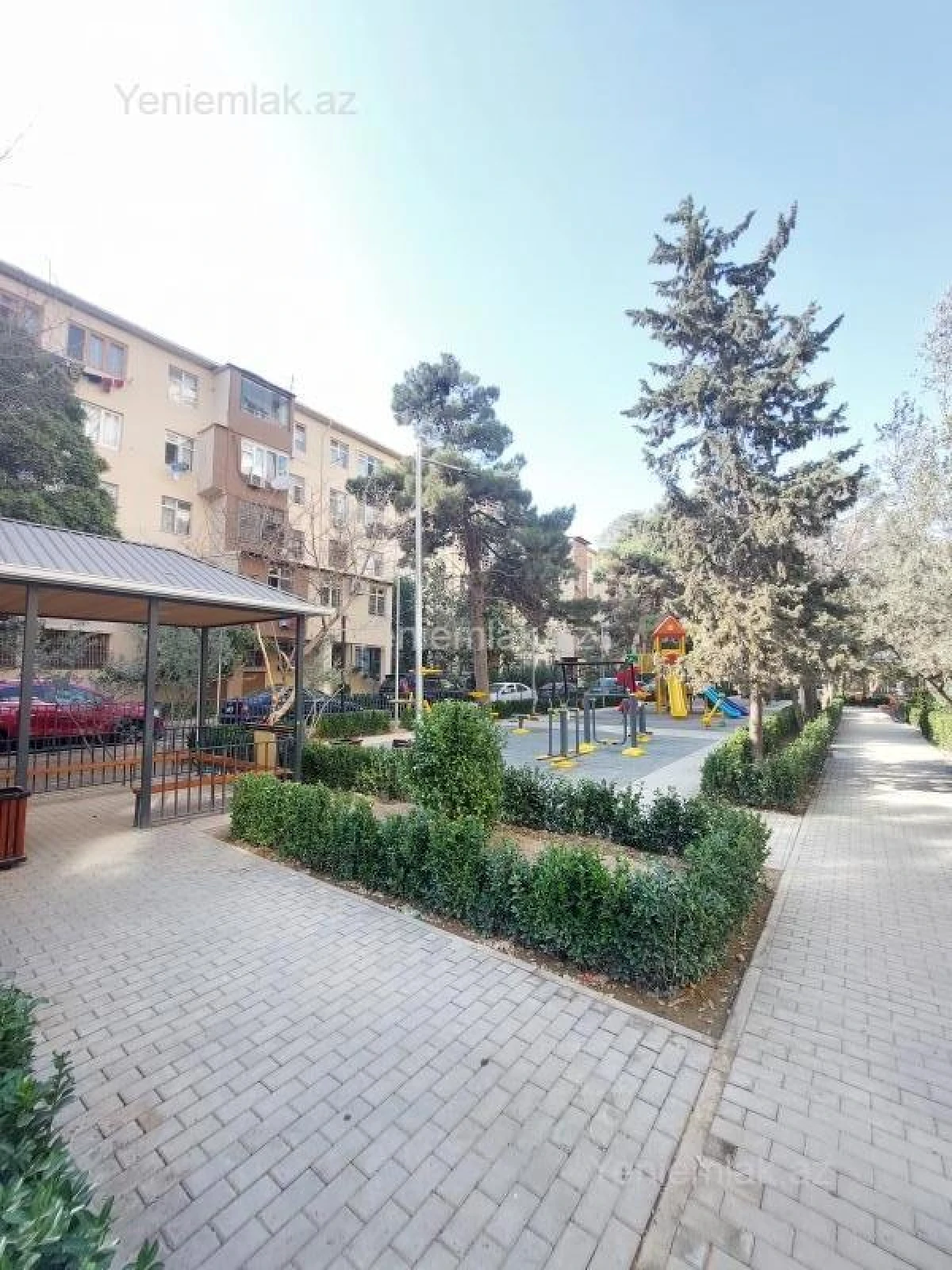 Satılır 2 otaqlı köhnə tikili 52 m²