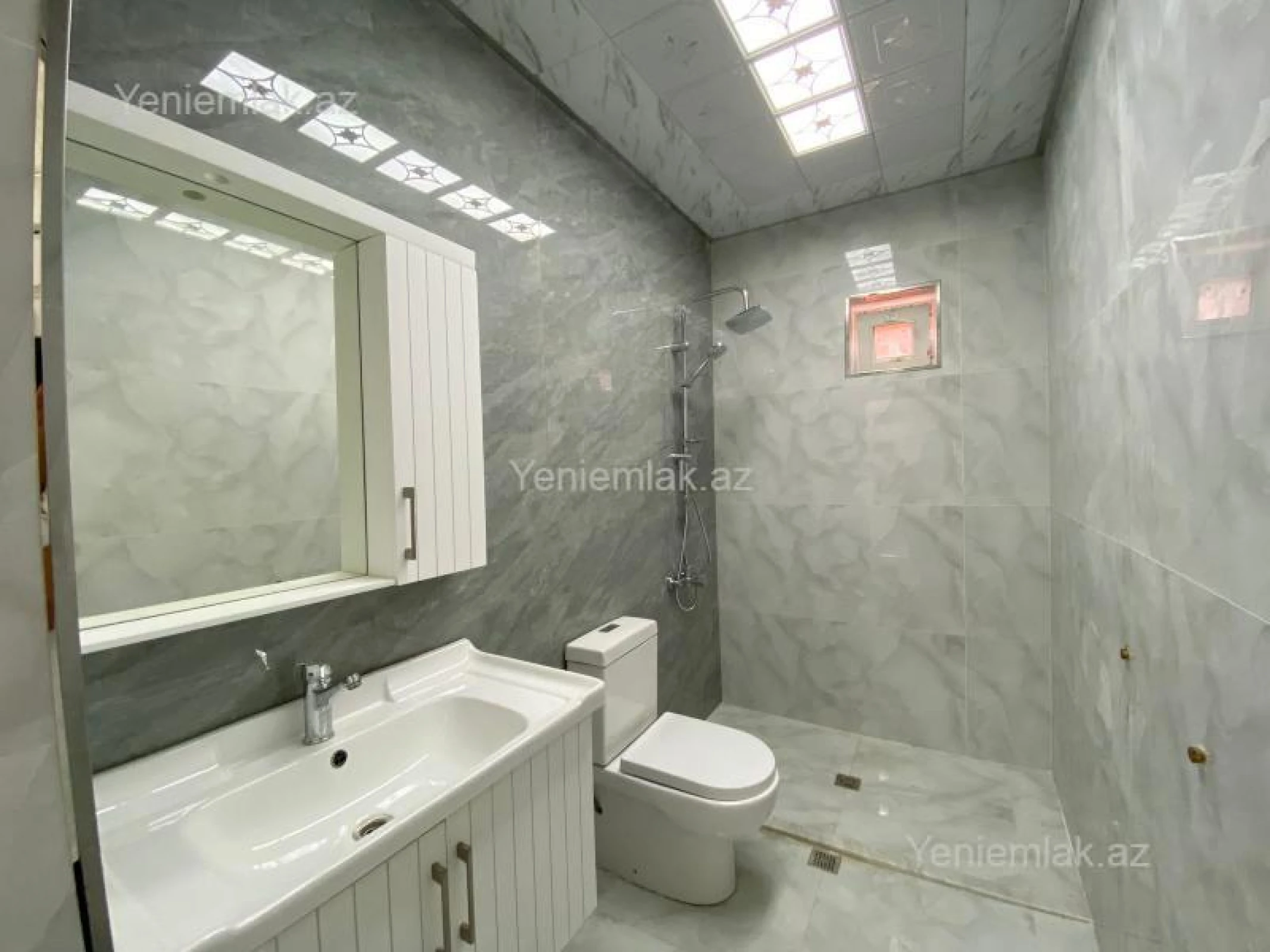 Satılır 4 otaqlı həyət evi 150 m²