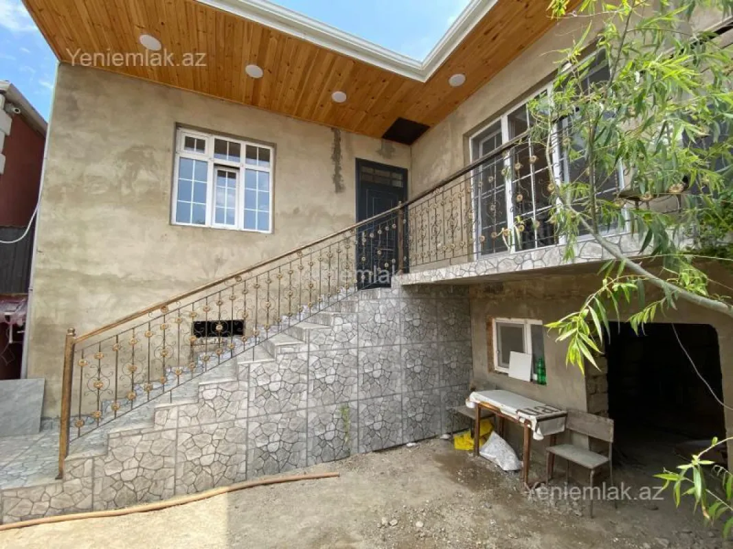 Satılır 4 otaqlı həyət evi 150 m²