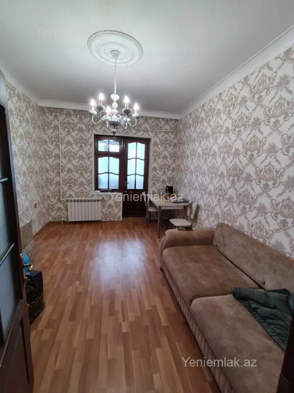 Satılır 3 otaqlı köhnə tikili 55 m²