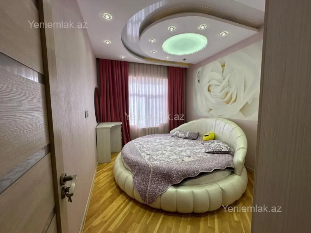 Satılır 3 otaqlı yeni tikili 90 m²