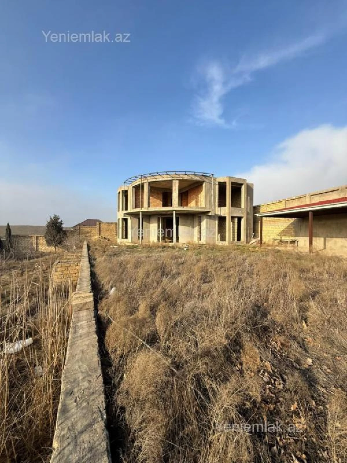 Satılır 7 otaqlı həyət evi 300 m²