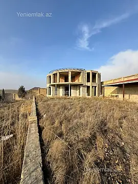 Satılır 7 otaqlı həyət evi 300 m²