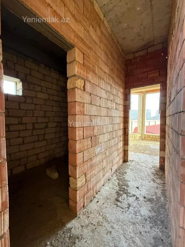 Satılır 7 otaqlı həyət evi 300 m²