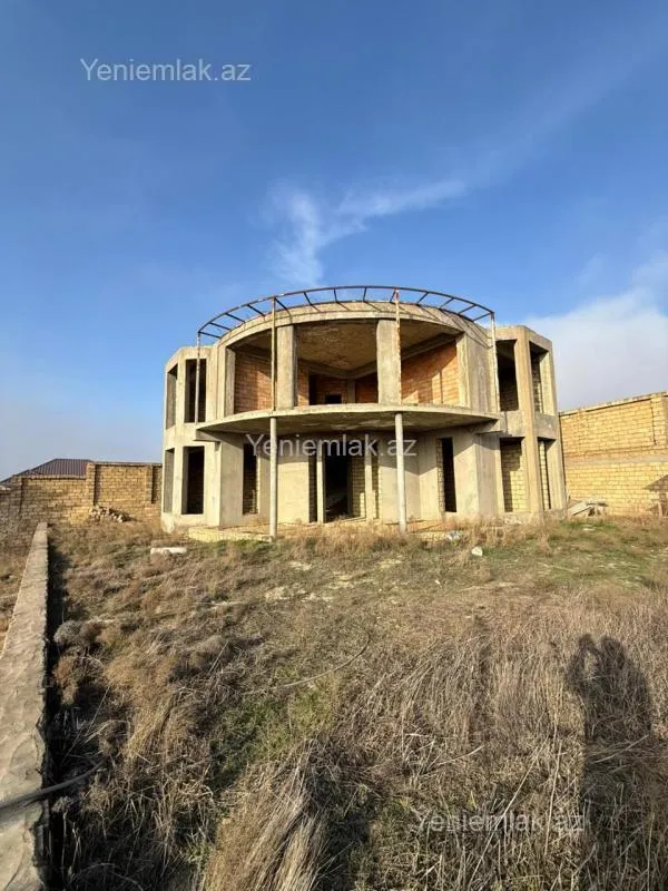 Satılır 7 otaqlı həyət evi 300 m²
