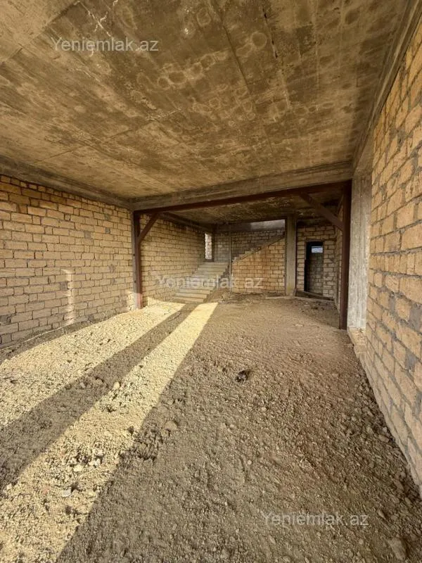 Satılır 7 otaqlı həyət evi 300 m²