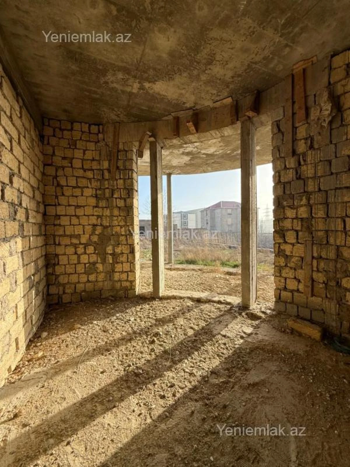 Satılır 7 otaqlı həyət evi 300 m²