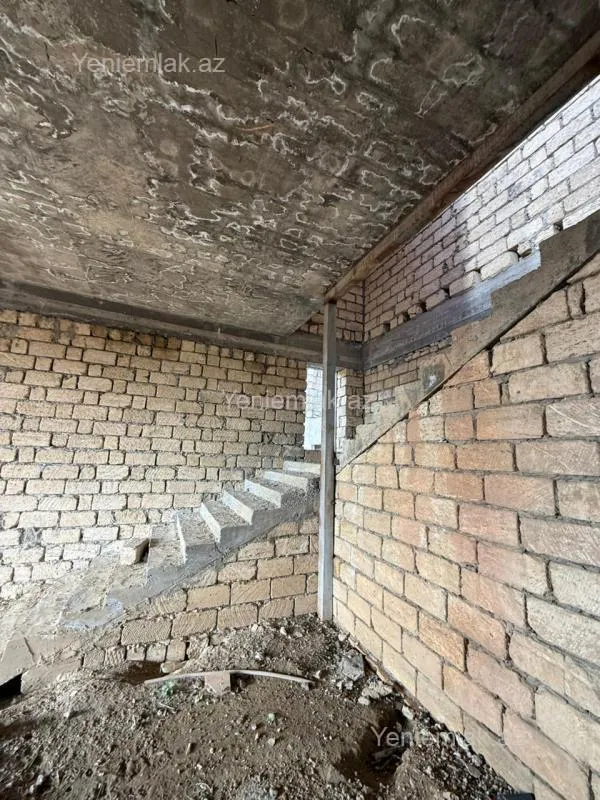 Satılır 7 otaqlı həyət evi 300 m²