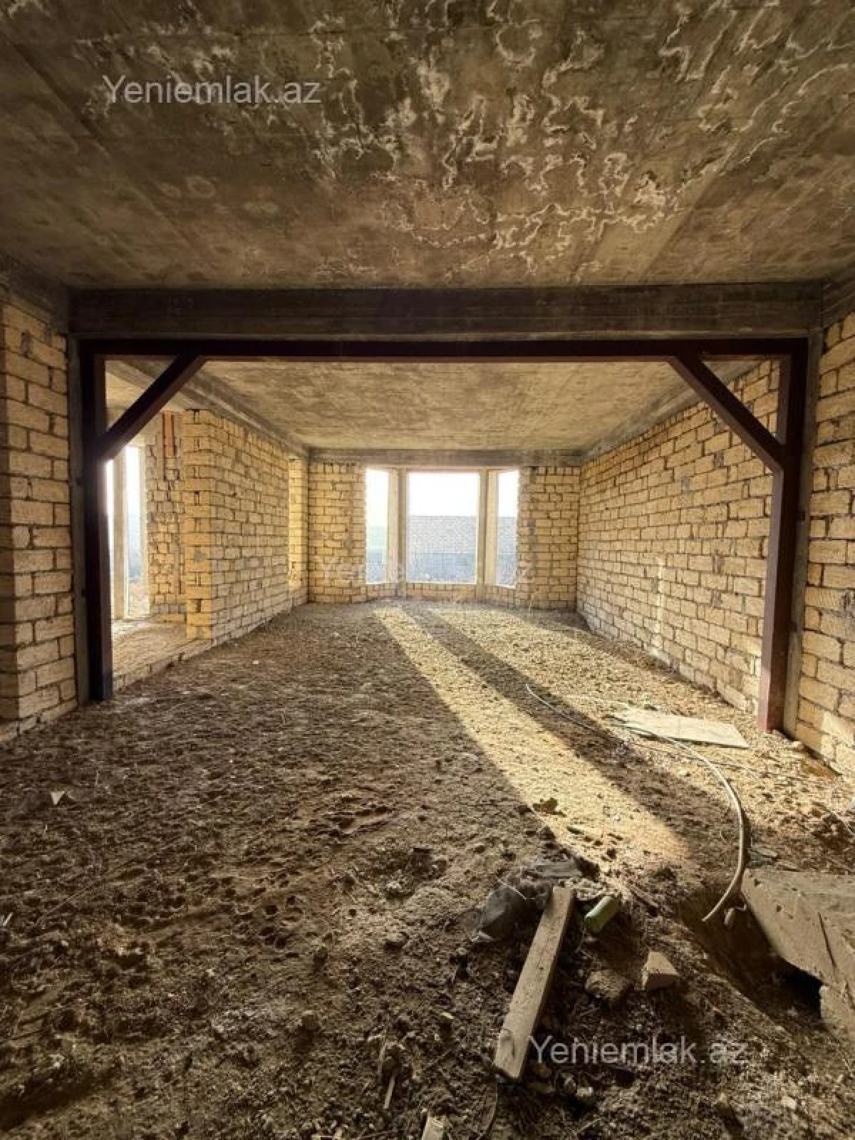 Satılır 7 otaqlı həyət evi 300 m²