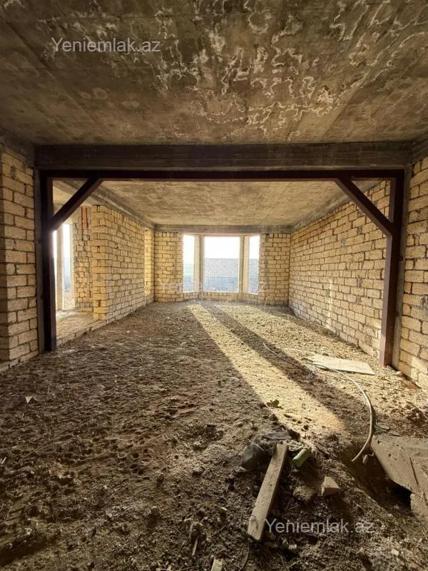 Satılır 7 otaqlı həyət evi 300 m²